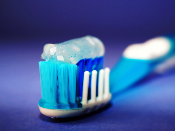 13 маловідомих способів використання звичайної зубної пасти