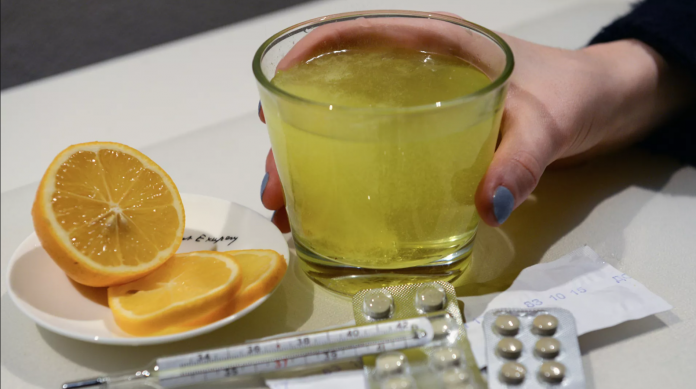 Дієтолог назвав справжній ефект від лимона та меду при зараженні вірусом