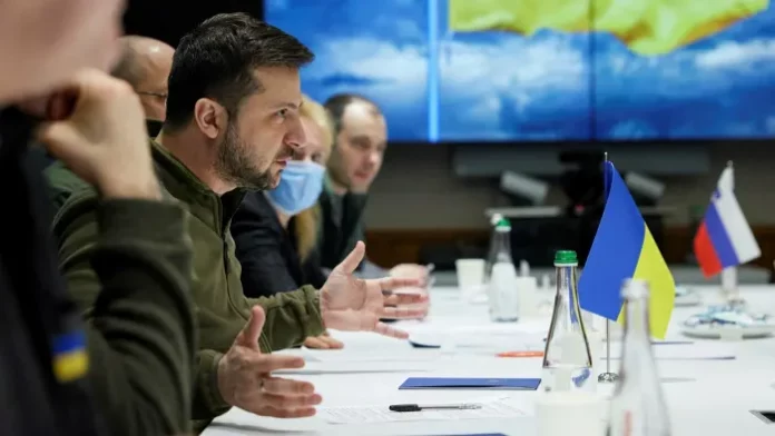 Україна і Росія розробляють план нейтралітету, який передбачатиме відмову від НАТО в обмін на гарантії безпеки
