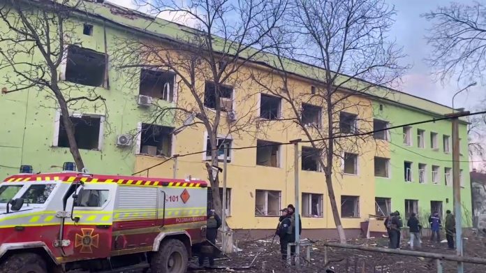 В Маріуполі російські окупанти розбомбили дитячу лікарню