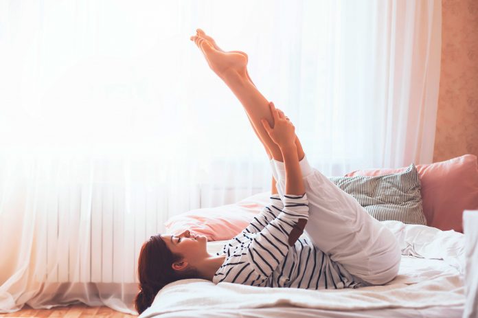 3 вправи, які можна виконувати прямо в ліжку