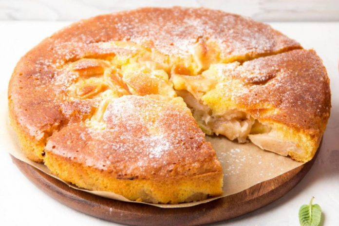 Як приготувати яблучний пиріг у мікрохвильовій печі 