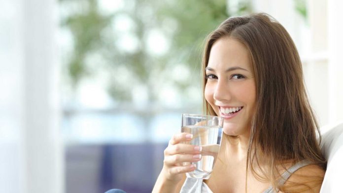 Ознаки, які вказують на те, що ви п'єте мало води