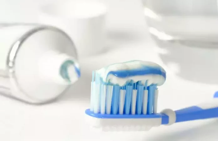 Які лайфхаки із зубною пастою знадобляться навіть досвідченим господаркам