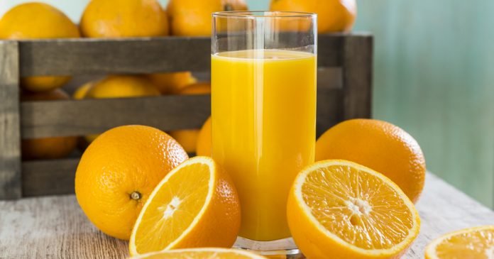 Чому не можна пити апельсиновий сік вранці