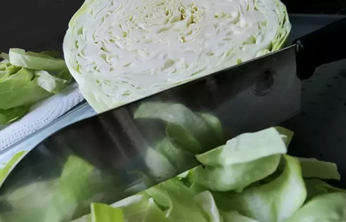 Як зберігати капусту, що залишилася після приготування борщу