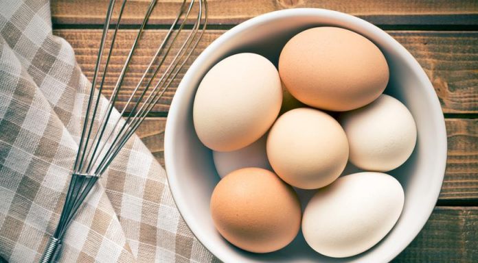 Що робити з яєчним жовтком, якщо в рецепті потрібні лише білки