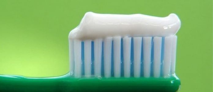 Як досвідчені городники використовують зубну пасту: корисні хитрощі