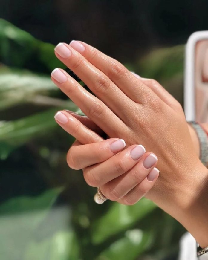 Чому нігті стають хвилястими: 6 поширених причин