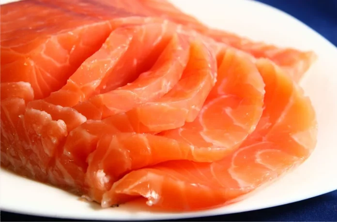 Як замаринувати червону рибу швидко і смачно: 30 хвилин і до столу