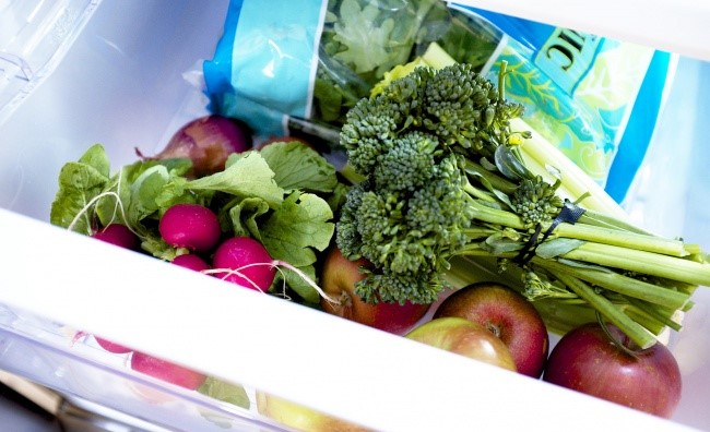Які свіжі овочі краще зберігати в холодильнику