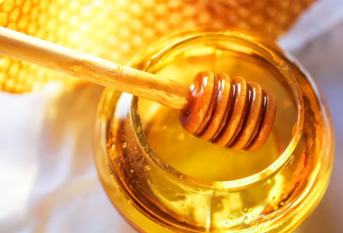 Як використовувати косметику з медом алергетикам
