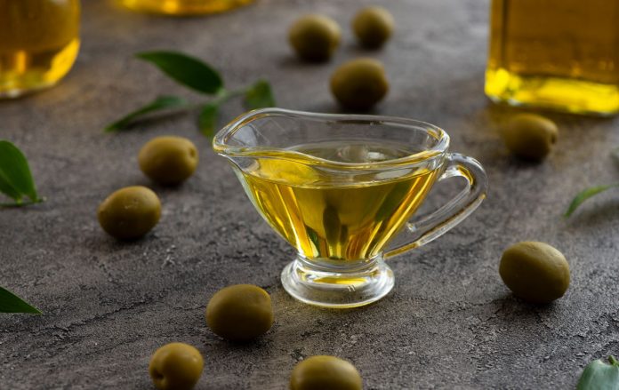 Чому оливкову олію рекомендують для здоров'я та довголіття