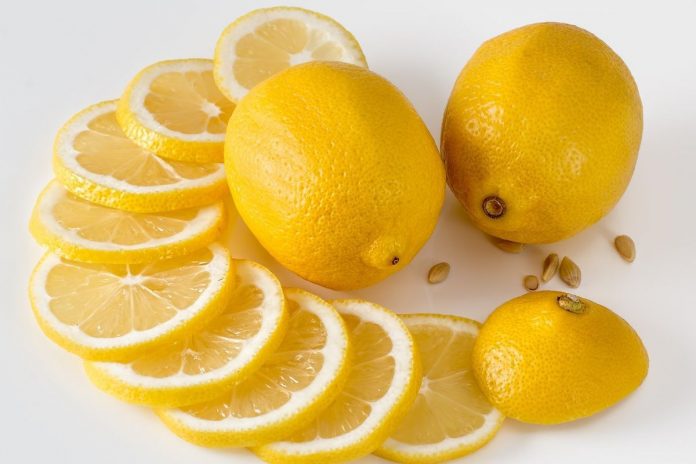 Три причини, чому лимон корисний для здоров'я