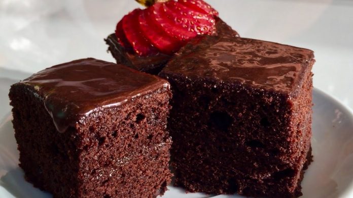 Як приготувати шоколадно-буряковий торт: ідея кондитера