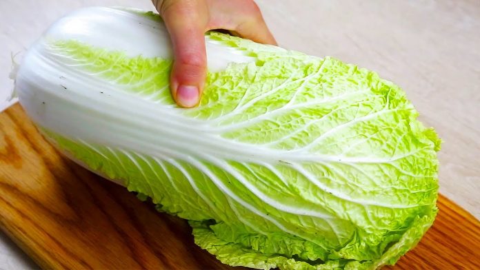 Легкий салат із тунцем без заправки: ідея корисної вечері