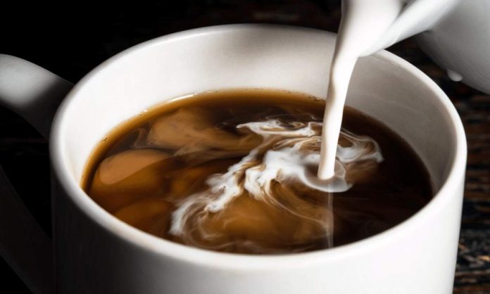 Кава з молоком: наскільки корисний цей напій та особливості його вживання