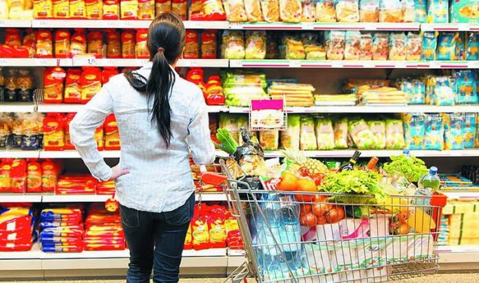 Хитрощі супермаркетів: як маркетологи змушують більше купувати