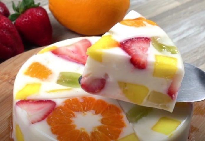 Рецепт фруктово-йогуртового торта без випічки