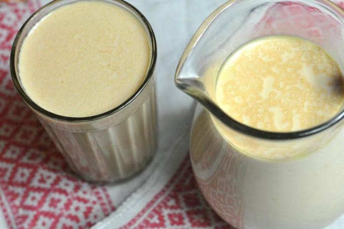 Як приготувати топлене молоко у домашніх умовах: 3 способи