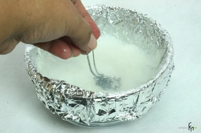 Як відбілити сріблі прикраси та речі без шкоди для металу