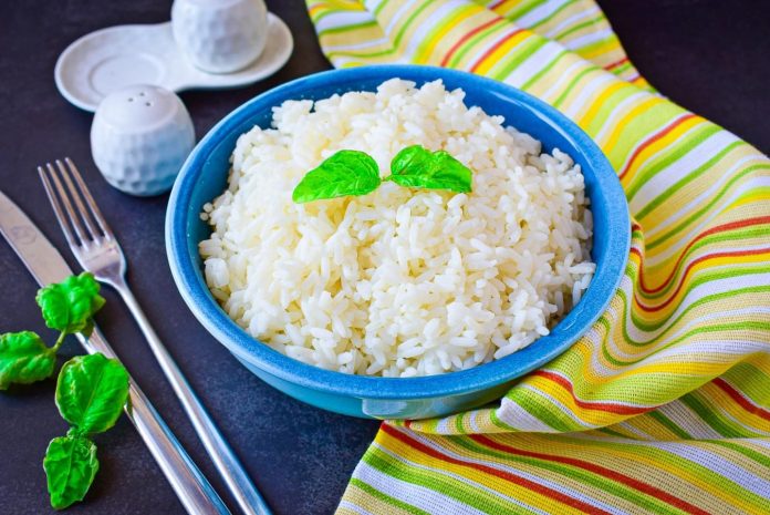 Для чого при варці рису додавати оцет: кулінарна порада