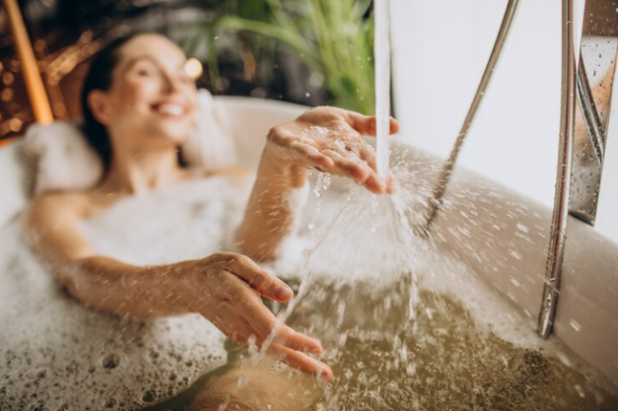5 причин, з яких краще приймати душ, а не ванну