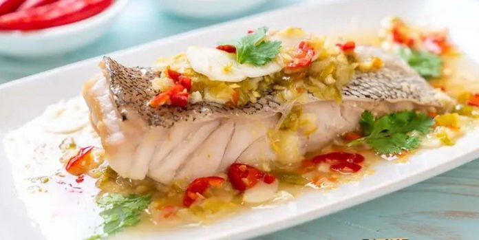 Як приготувати смачну та ароматну рибу на парі