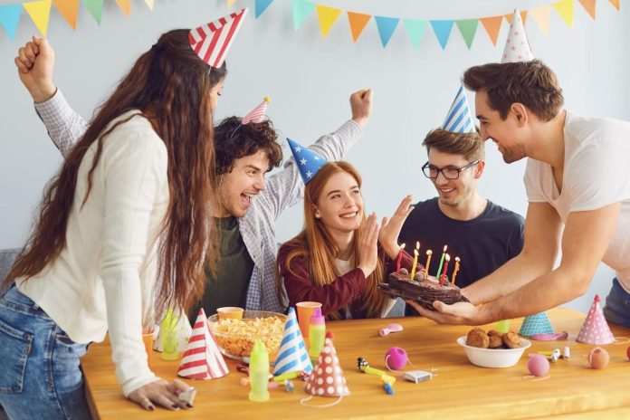 Як відсвяткувати День народження вдома