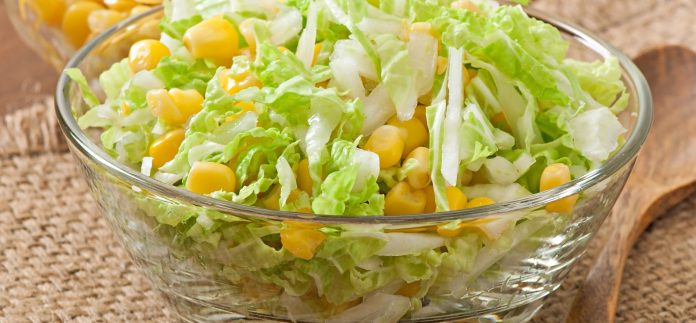 Свіжий весняний салат: простий і смачний рецепт