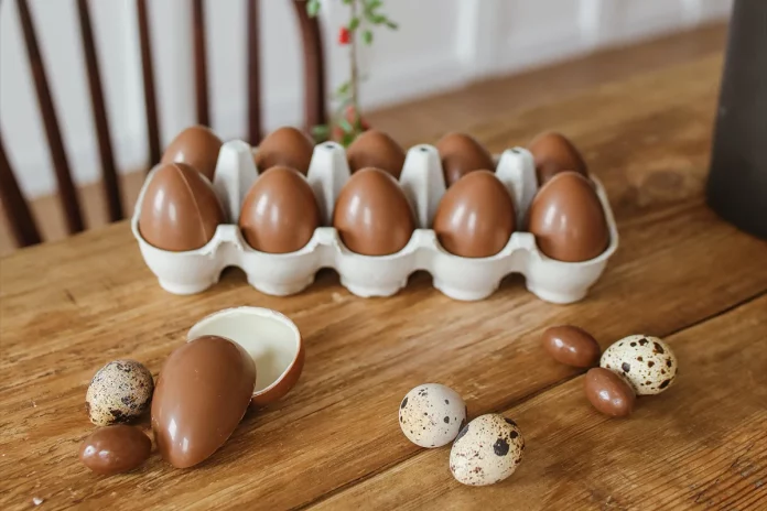 Великодні шоколадні яйця для дітлахів