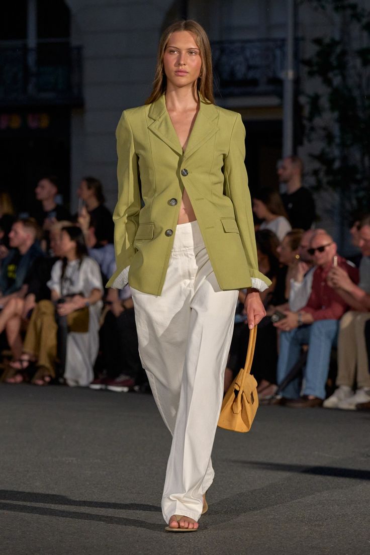 Оливковий та молочний /Ami Paris spring 2026
